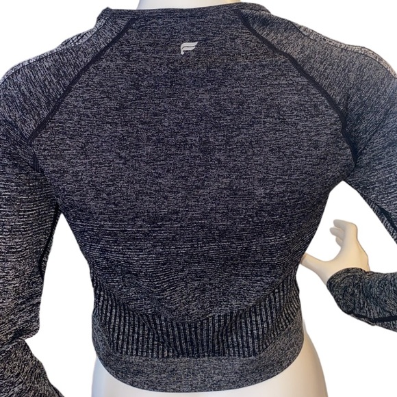 Fabletics Crop Top Stretchy / Med. - Picture 13 of 16